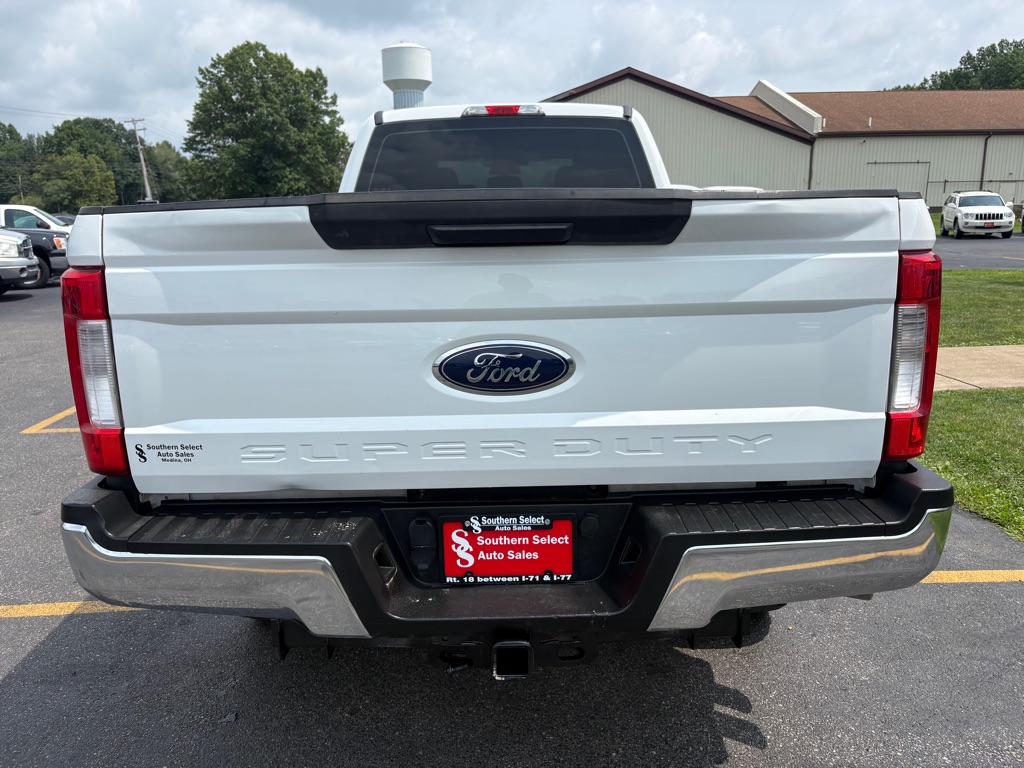 Photo 7 of this FORD F-250 SUPER DUT