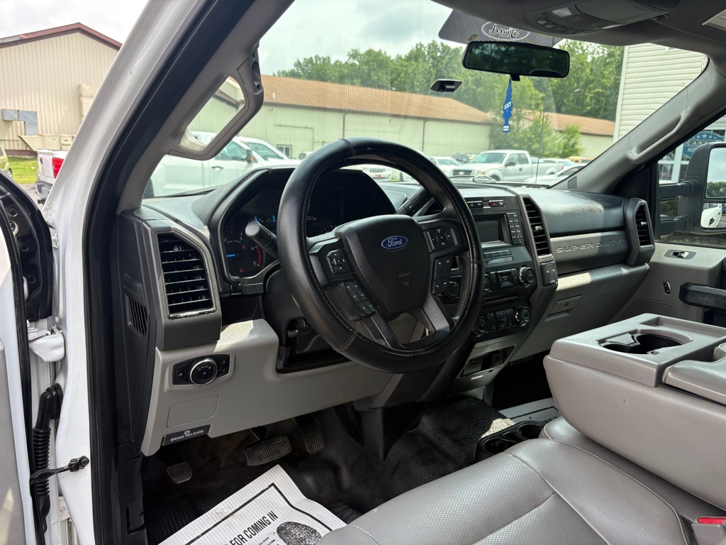 Photo 14 of this FORD F-250 SUPER DUT