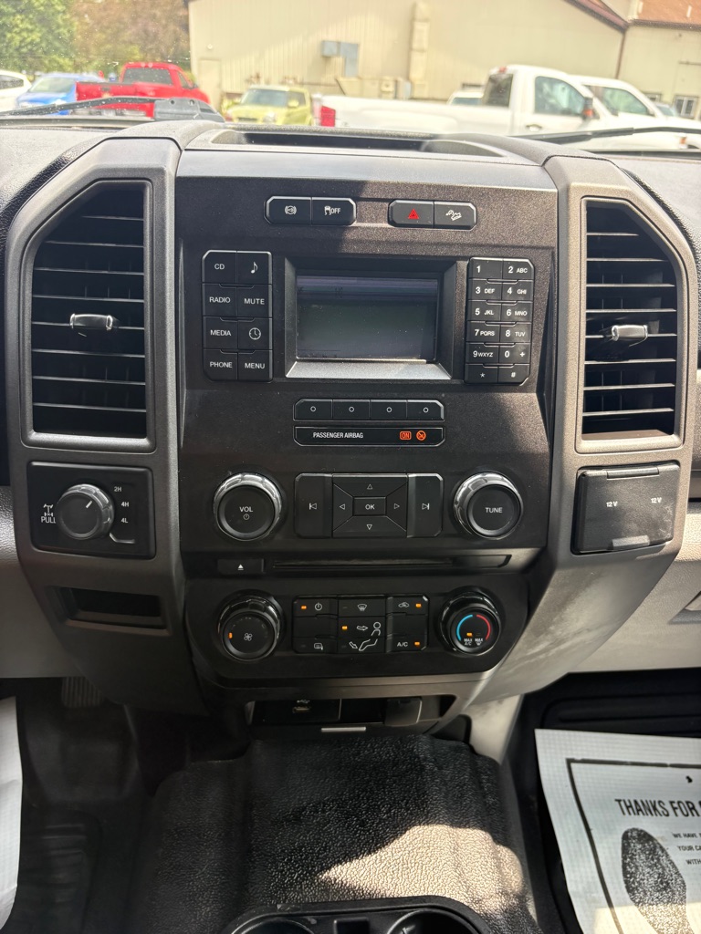 Photo 16 of this FORD F-250 SUPER DUT