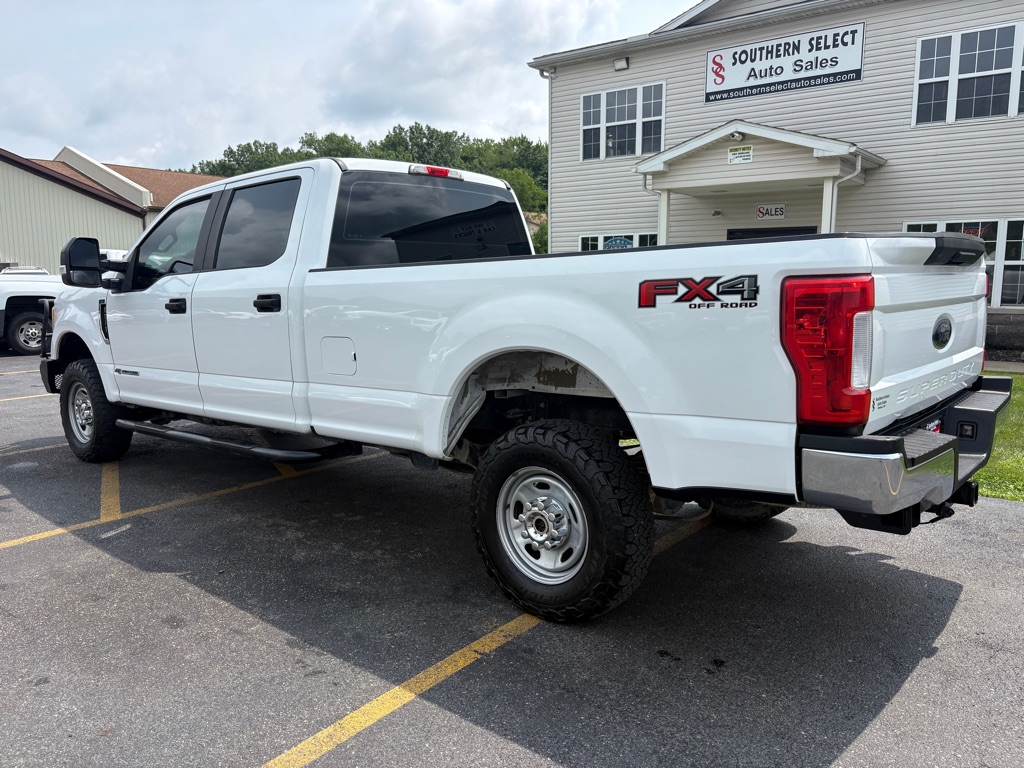 Photo 9 of this FORD F-250 SUPER DUT