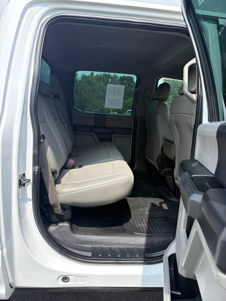 Photo 13 of this FORD F-250 SUPER DUT