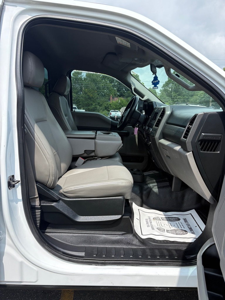 Photo 12 of this FORD F-250 SUPER DUT