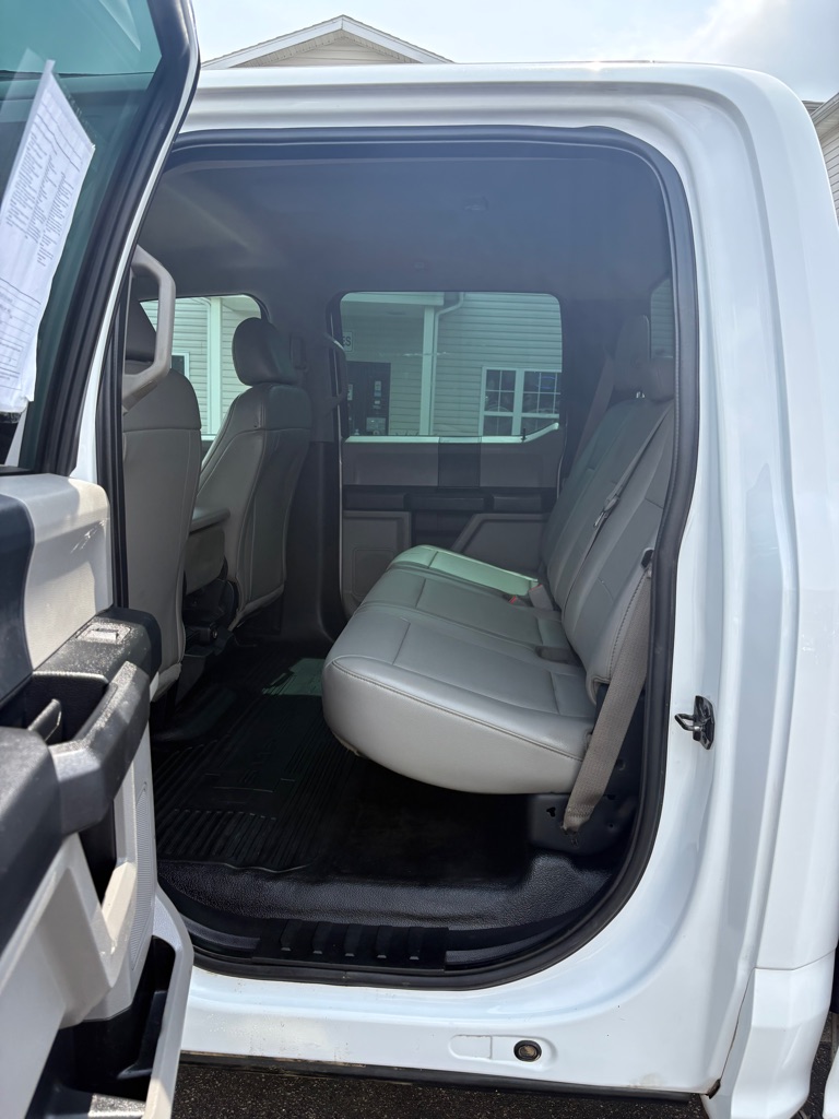 Photo 11 of this FORD F-250 SUPER DUT