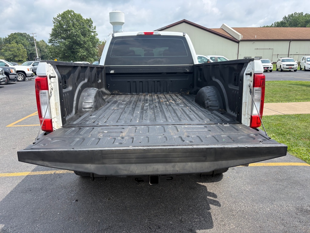 Photo 8 of this FORD F-250 SUPER DUT
