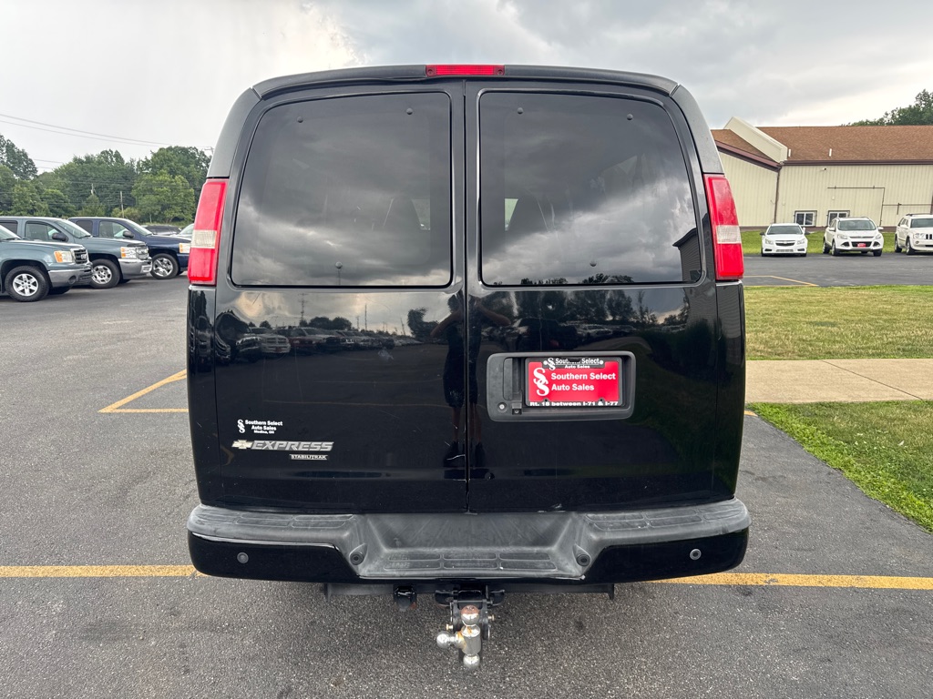 View vehicle photo 7