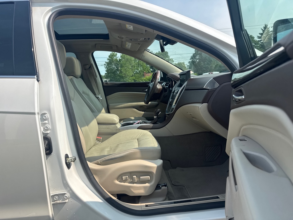 Photo 12 of this CADILLAC SRX