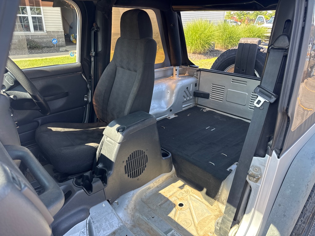 Photo 10 of this JEEP WRANGLER / TJ