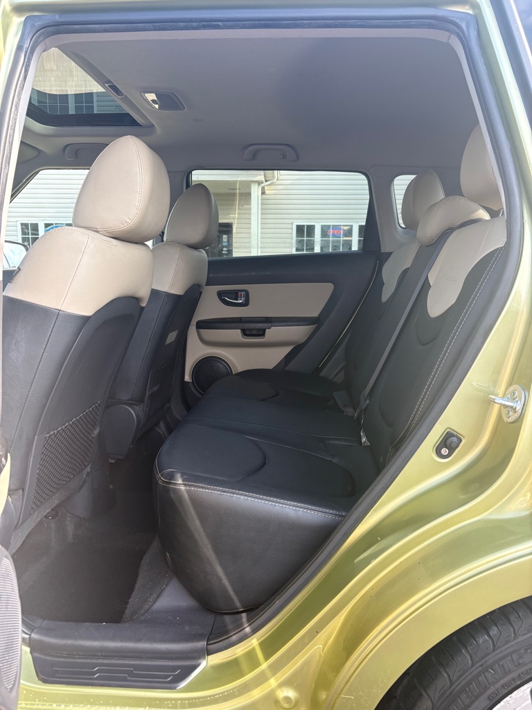 Photo 10 of this KIA SOUL