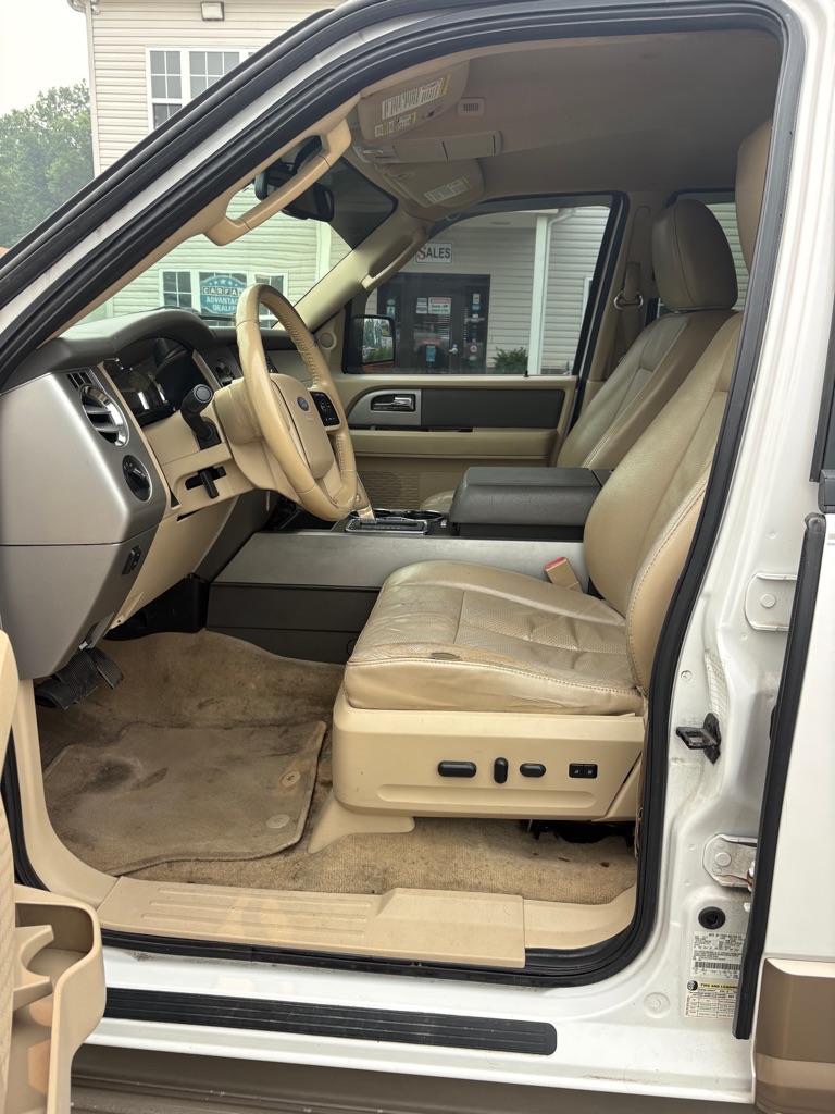 Photo 9 of this FORD EXPEDITION EL