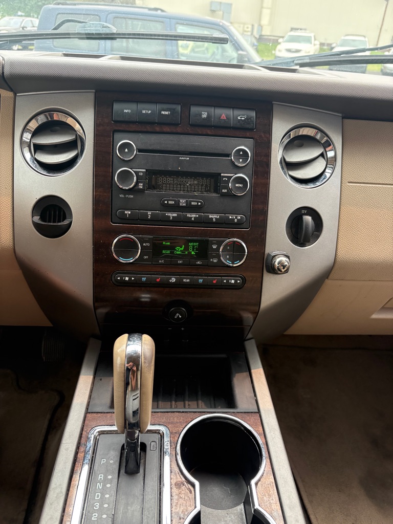 Photo 16 of this FORD EXPEDITION EL
