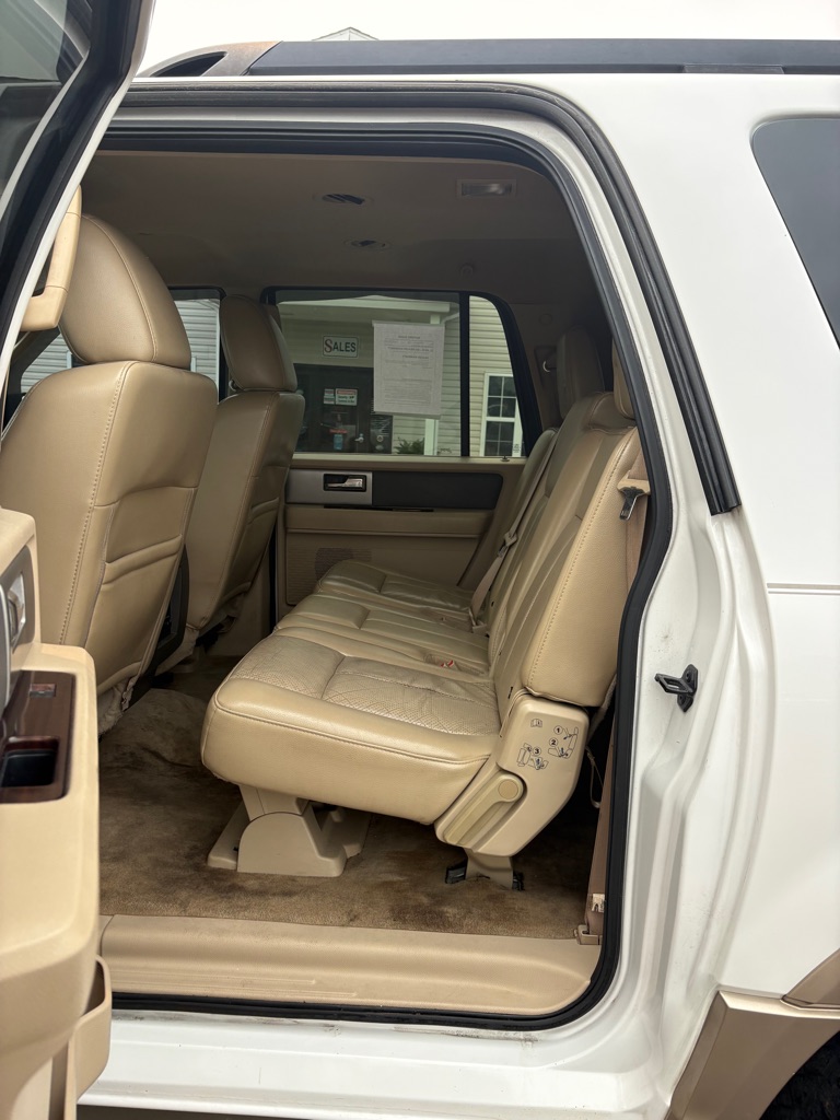 Photo 10 of this FORD EXPEDITION EL