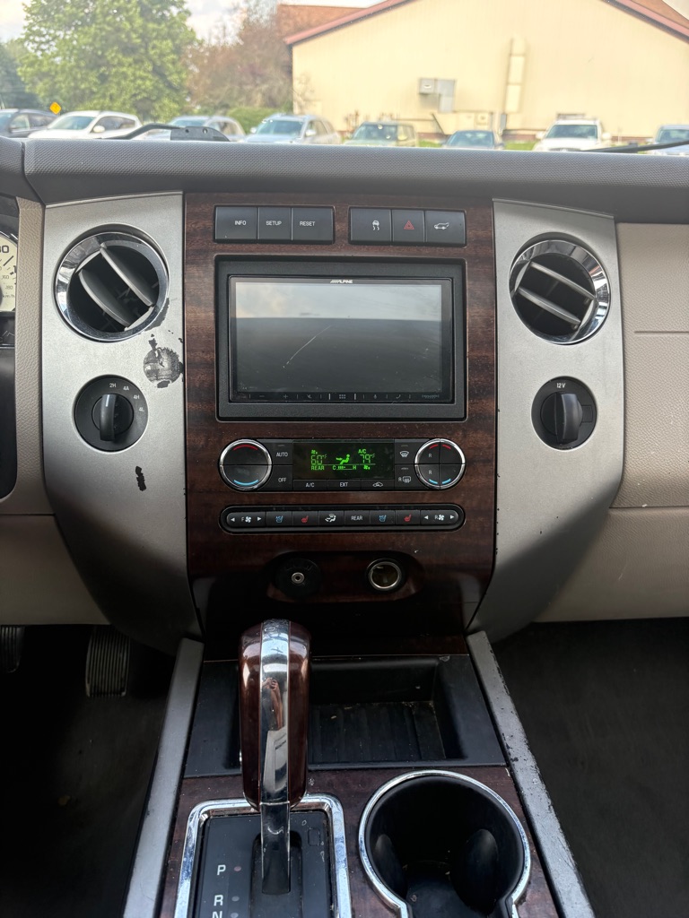Photo 17 of this FORD EXPEDITION