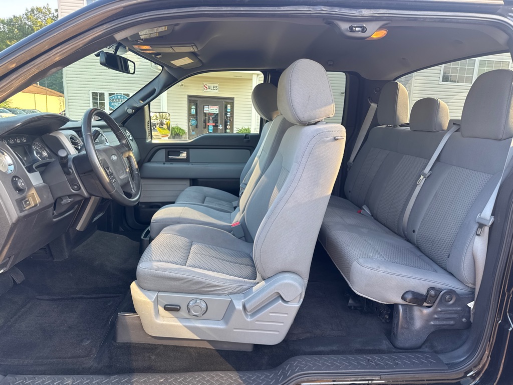 Photo 12 of this FORD F-150