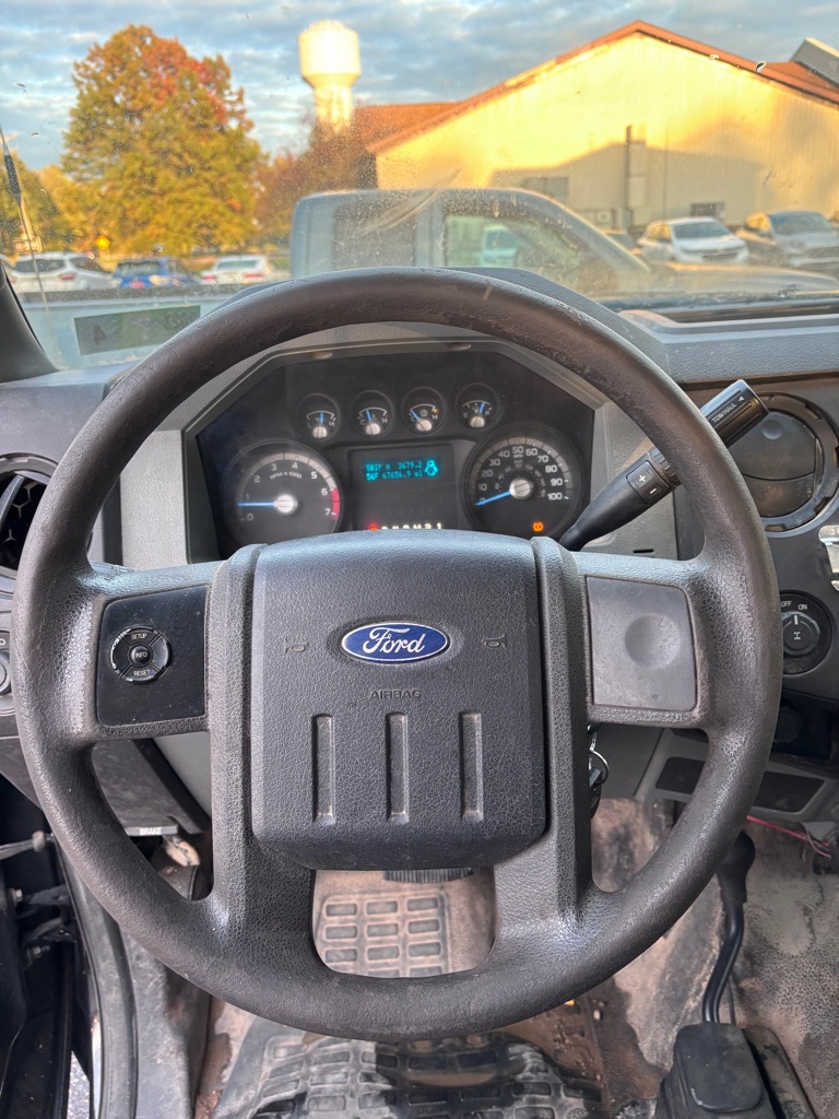 Photo 13 of this FORD F-250 SUPER DUT