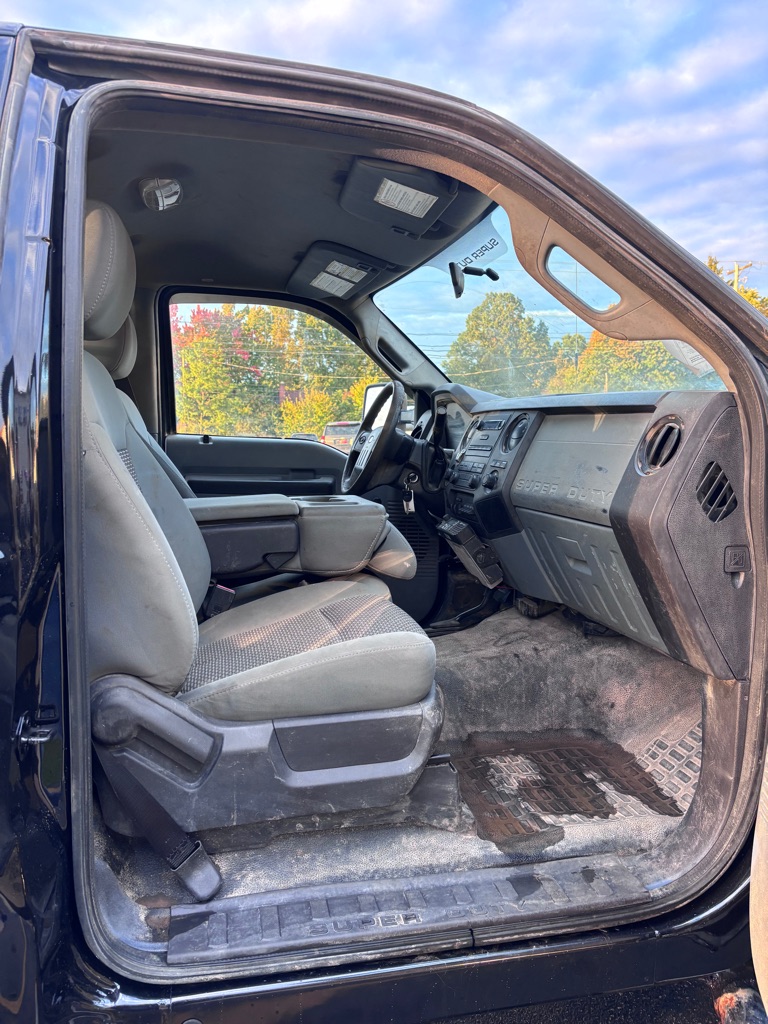 Photo 10 of this FORD F-250 SUPER DUT