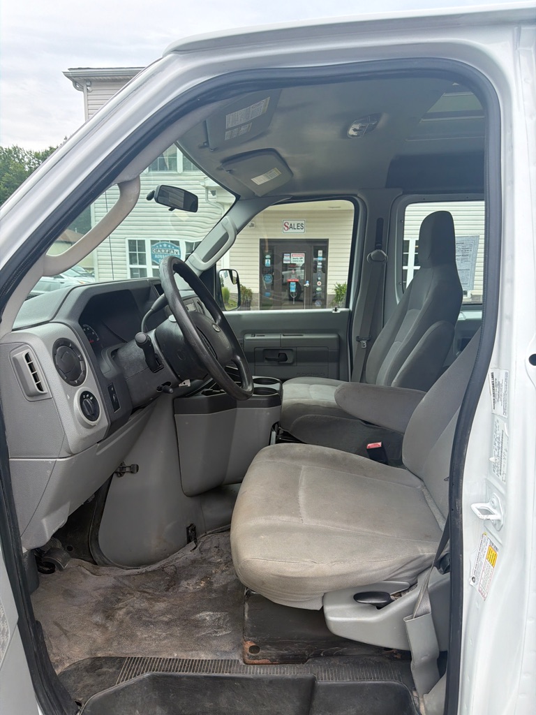 Photo 9 of this FORD E-SERIES