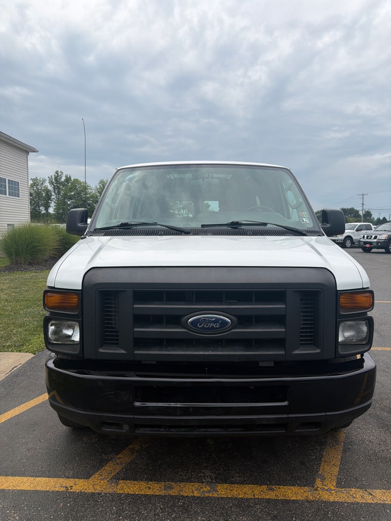 Photo 3 of this FORD E-SERIES
