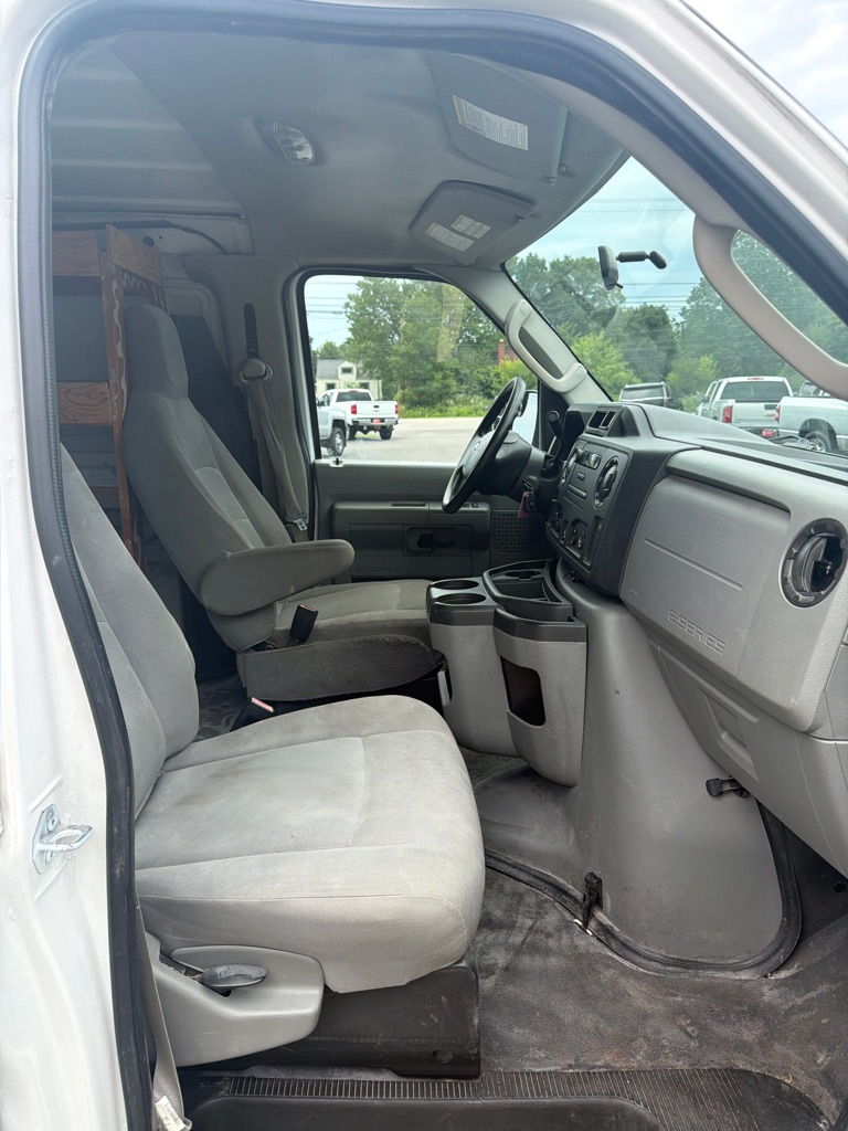 Photo 10 of this FORD E-SERIES