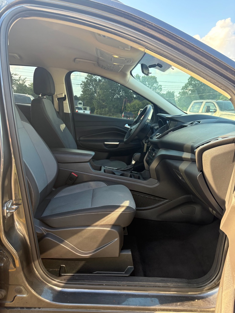 Photo 11 of this FORD ESCAPE