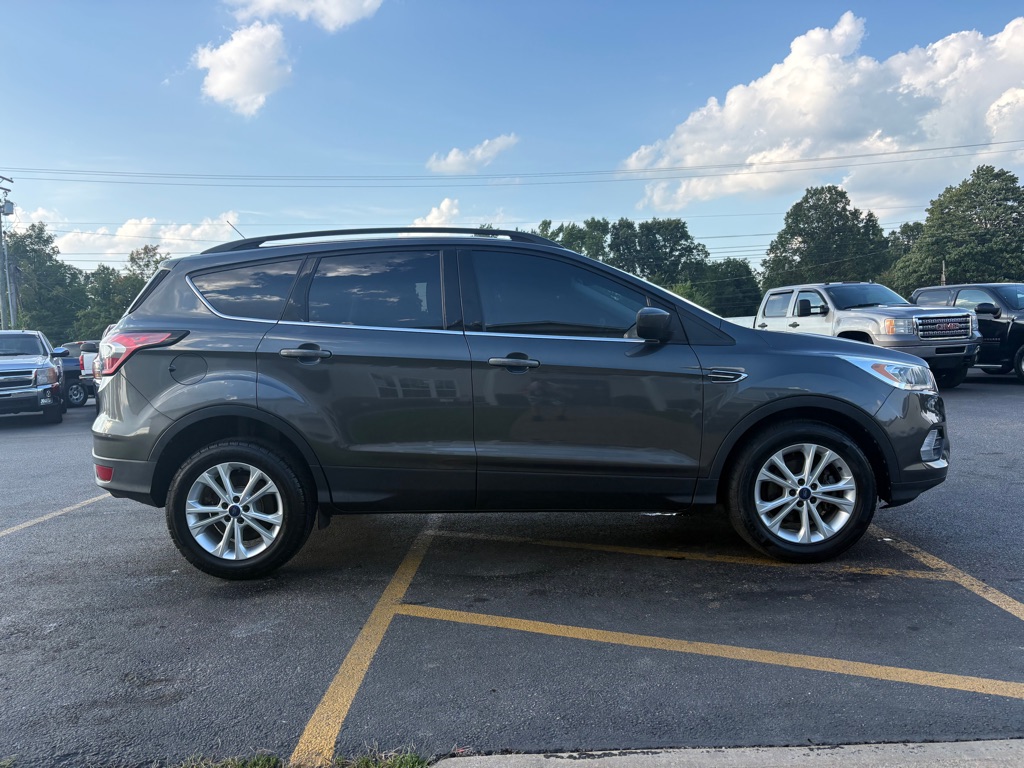 Photo 5 of this FORD ESCAPE