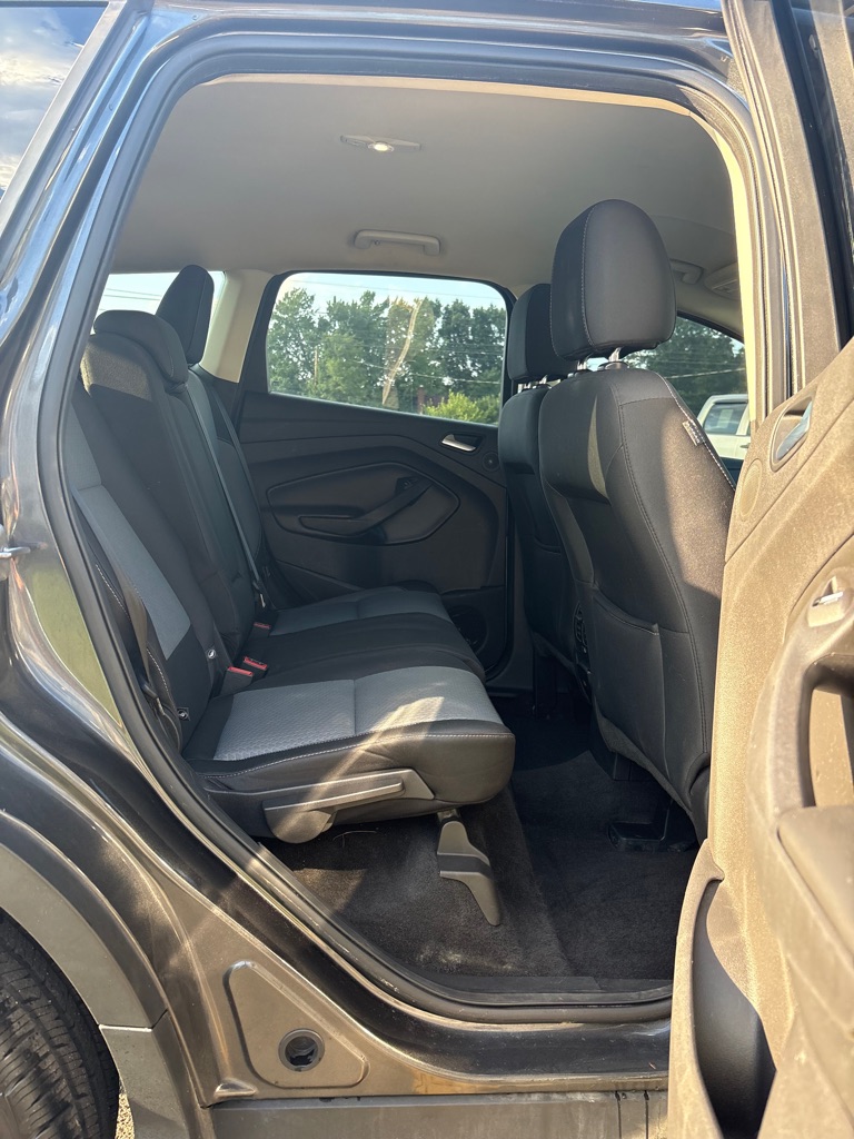 Photo 12 of this FORD ESCAPE