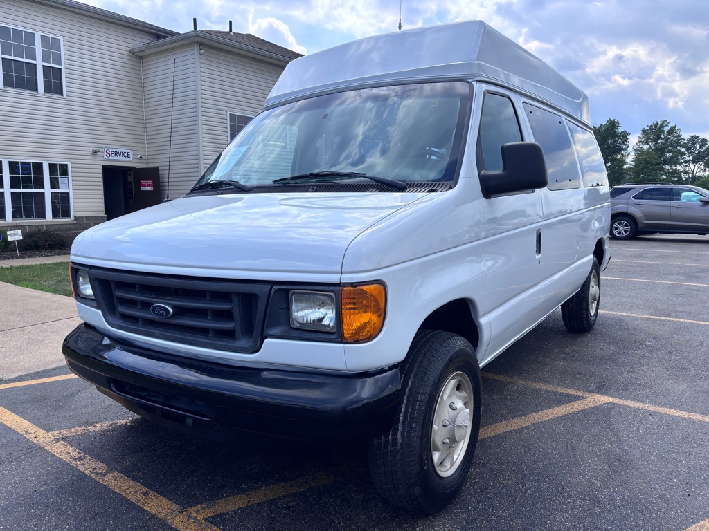Photo 2 of this FORD E-SERIES