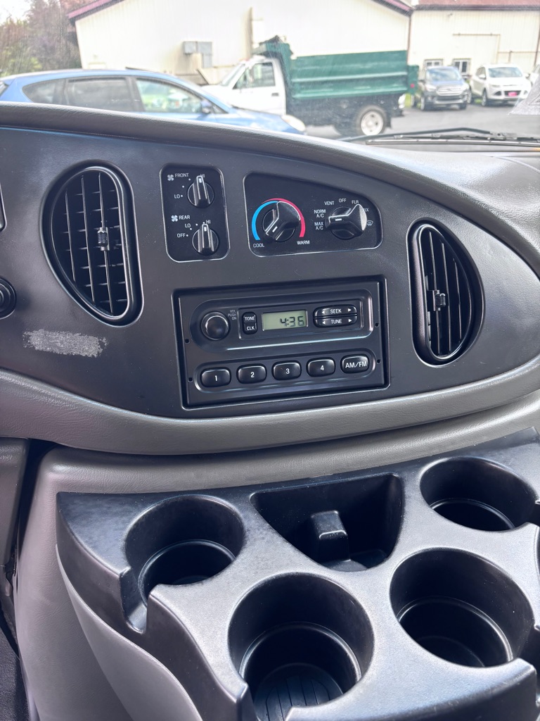 Photo 18 of this FORD E-SERIES