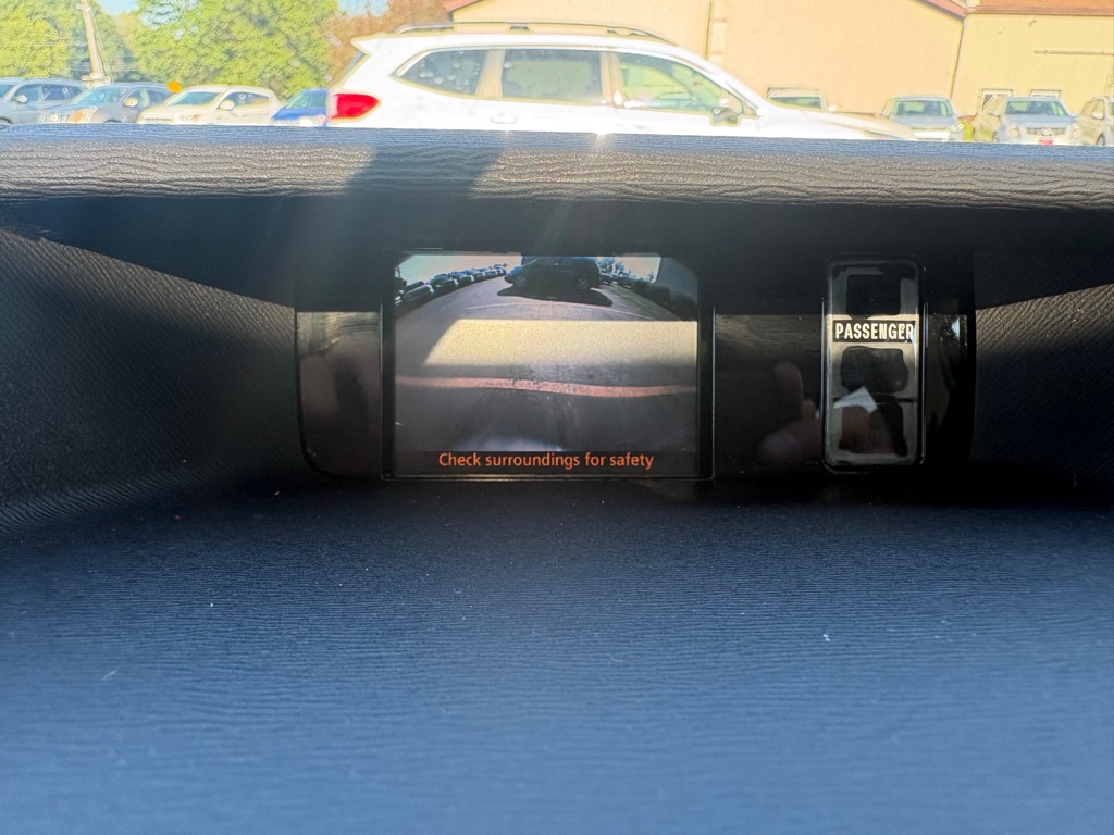 Photo 17 of this TOYOTA SIENNA