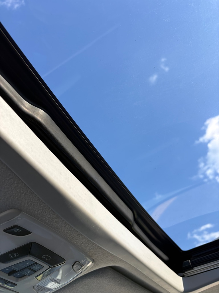Photo 18 of this TOYOTA SIENNA