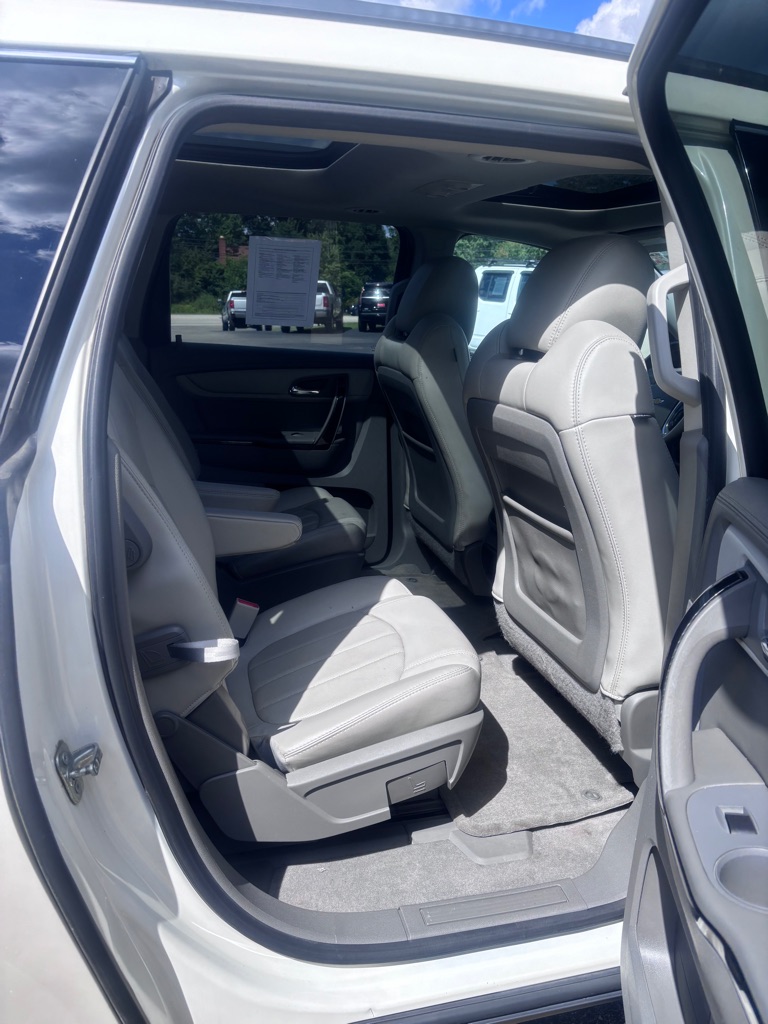 Photo 30 of this CHEVROLET TRAVERSE