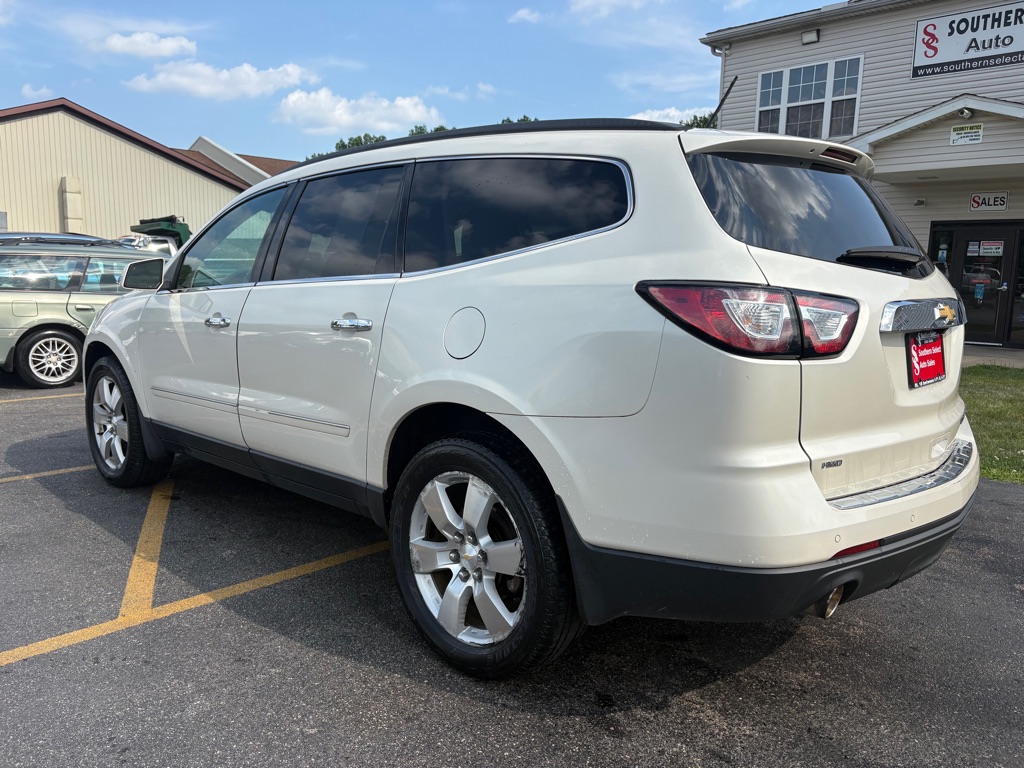 Photo 8 of this CHEVROLET TRAVERSE