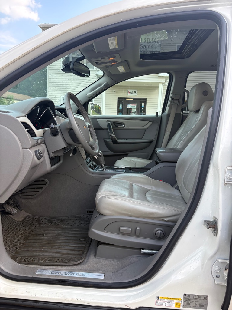 Photo 9 of this CHEVROLET TRAVERSE