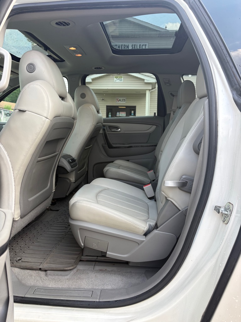 Photo 10 of this CHEVROLET TRAVERSE