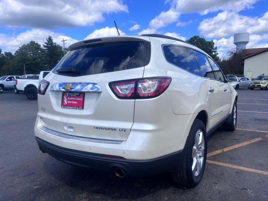 Photo 24 of this CHEVROLET TRAVERSE