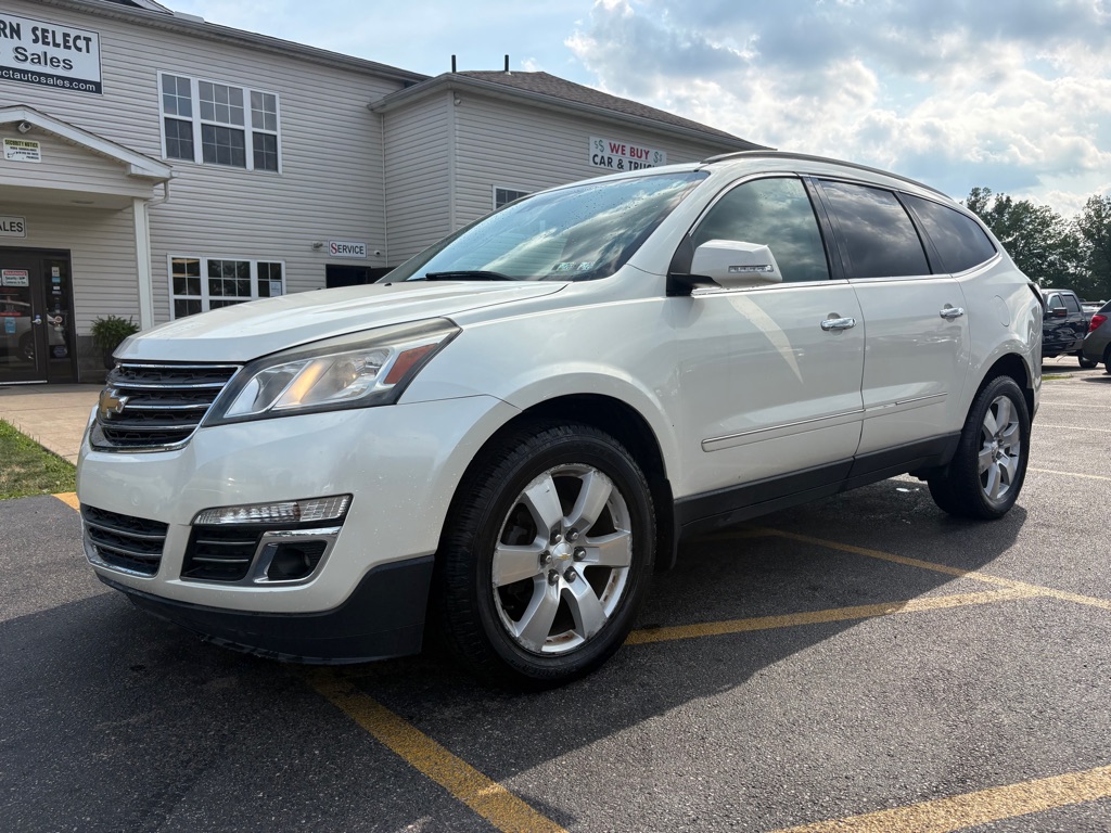 Photo 2 of this CHEVROLET TRAVERSE