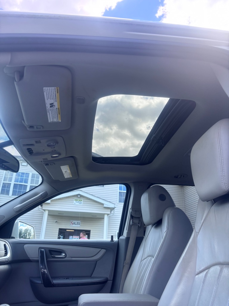 Photo 33 of this CHEVROLET TRAVERSE