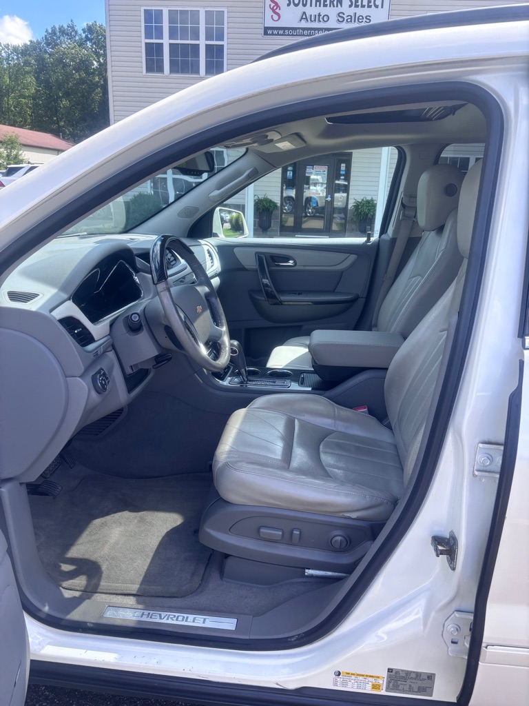 Photo 27 of this CHEVROLET TRAVERSE
