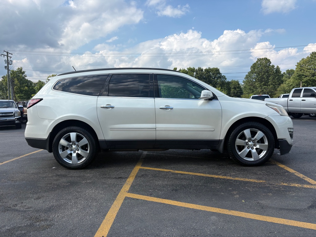 Photo 5 of this CHEVROLET TRAVERSE