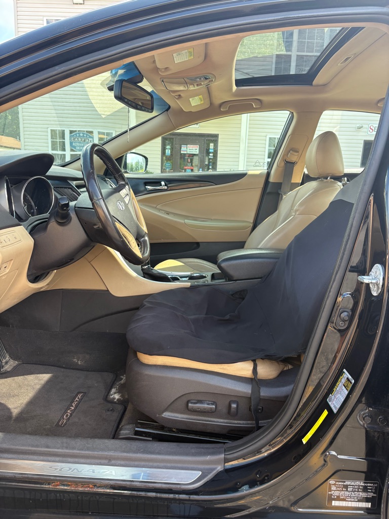 Photo 9 of this HYUNDAI SONATA