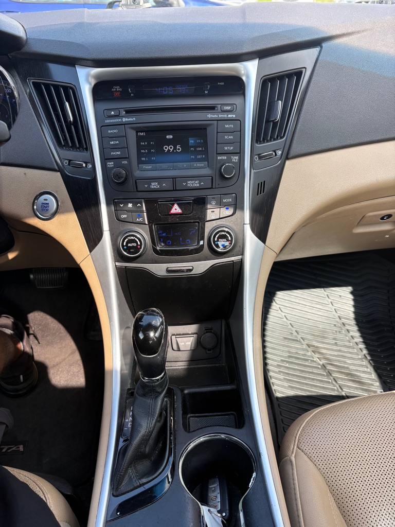 Photo 15 of this HYUNDAI SONATA