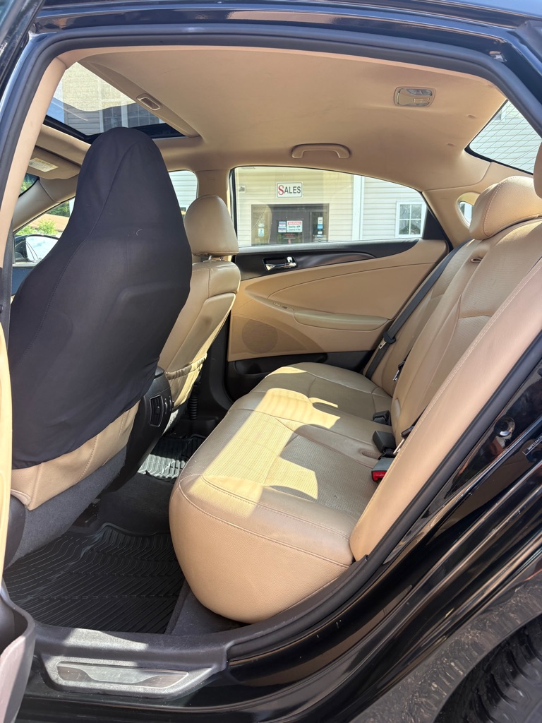 Photo 10 of this HYUNDAI SONATA