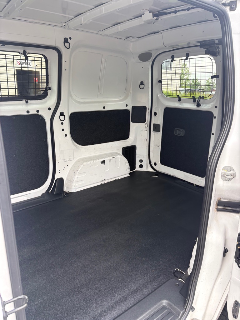 Photo 12 of this NISSAN NV200