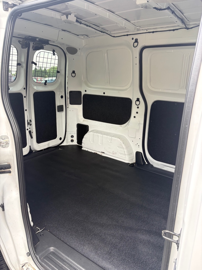 Photo 15 of this NISSAN NV200