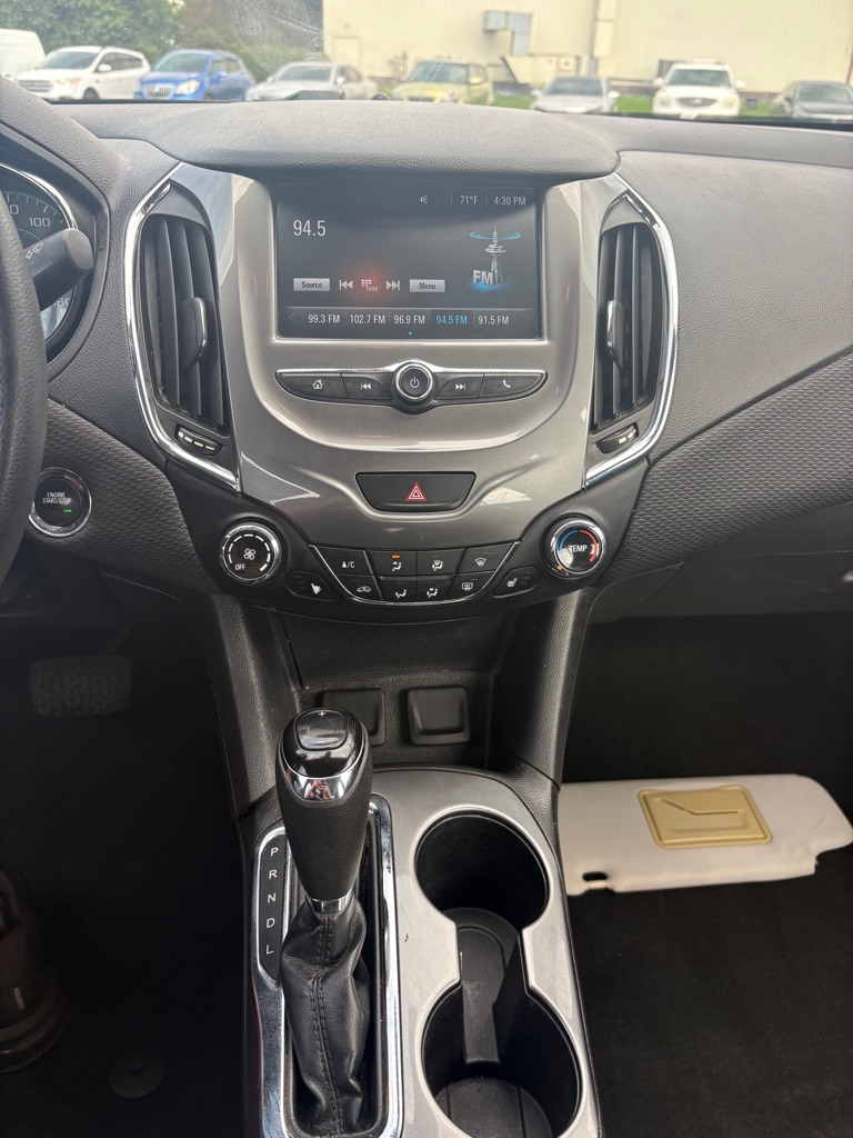 Photo 14 of this CHEVROLET CRUZE