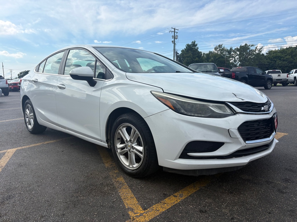 Photo 4 of this CHEVROLET CRUZE