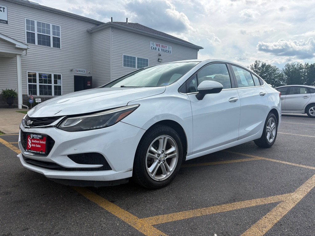 Photo 2 of this CHEVROLET CRUZE