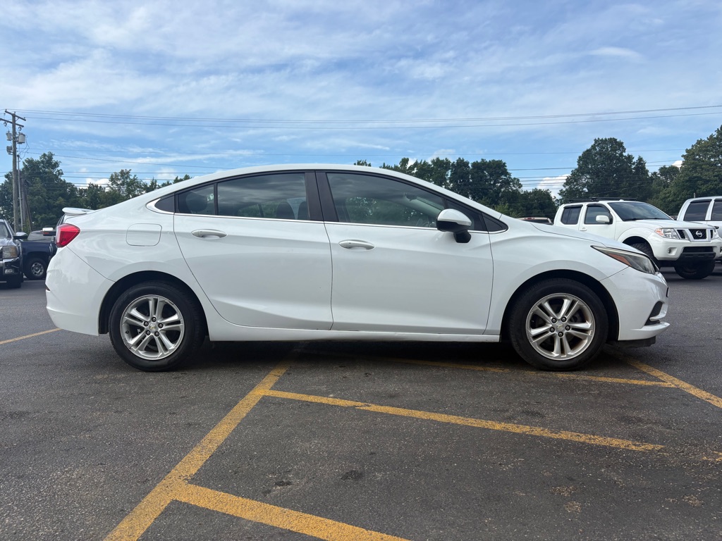 Photo 5 of this CHEVROLET CRUZE