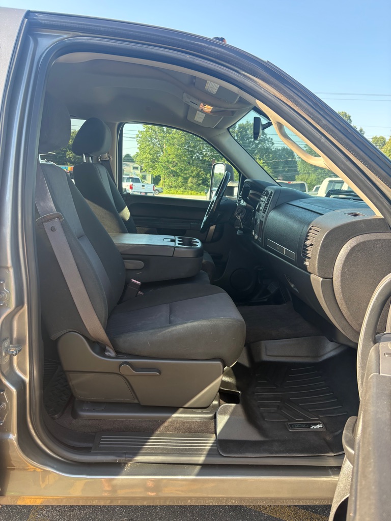 Photo 12 of this GMC SIERRA 3500HD