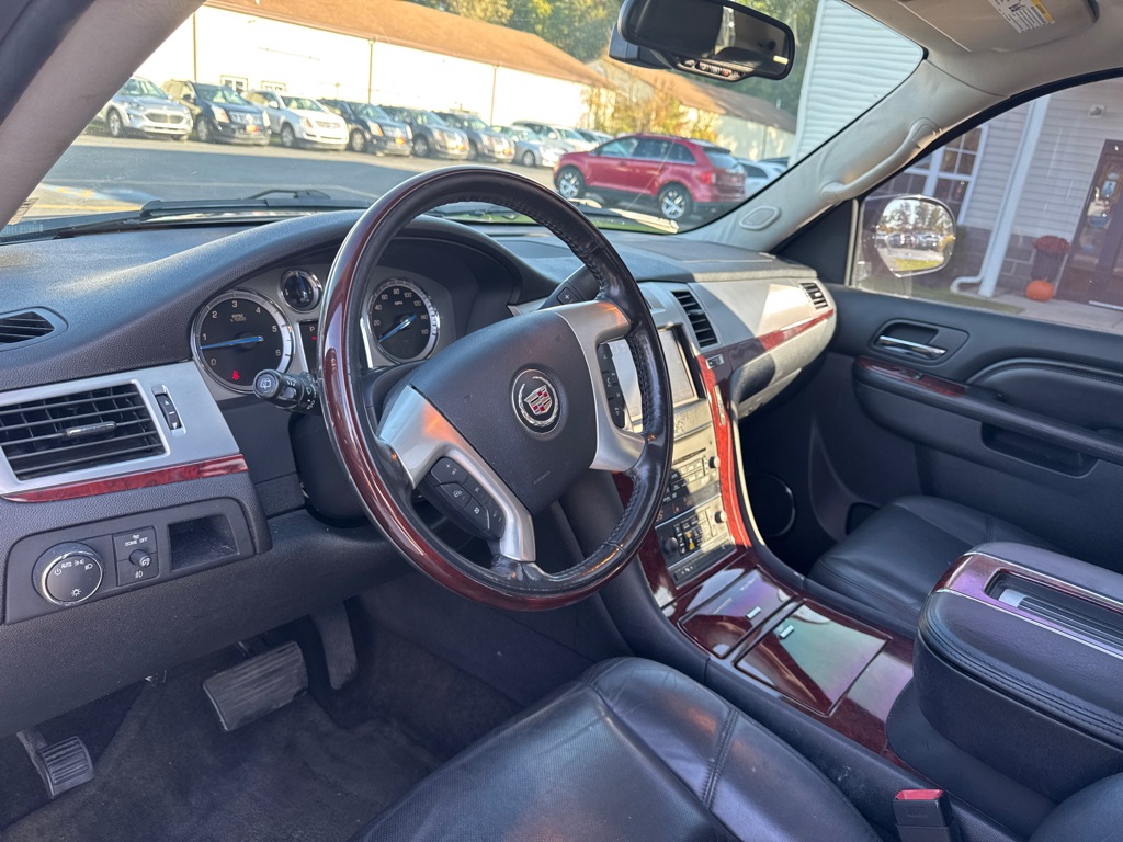 Photo 19 of this CADILLAC ESCALADE