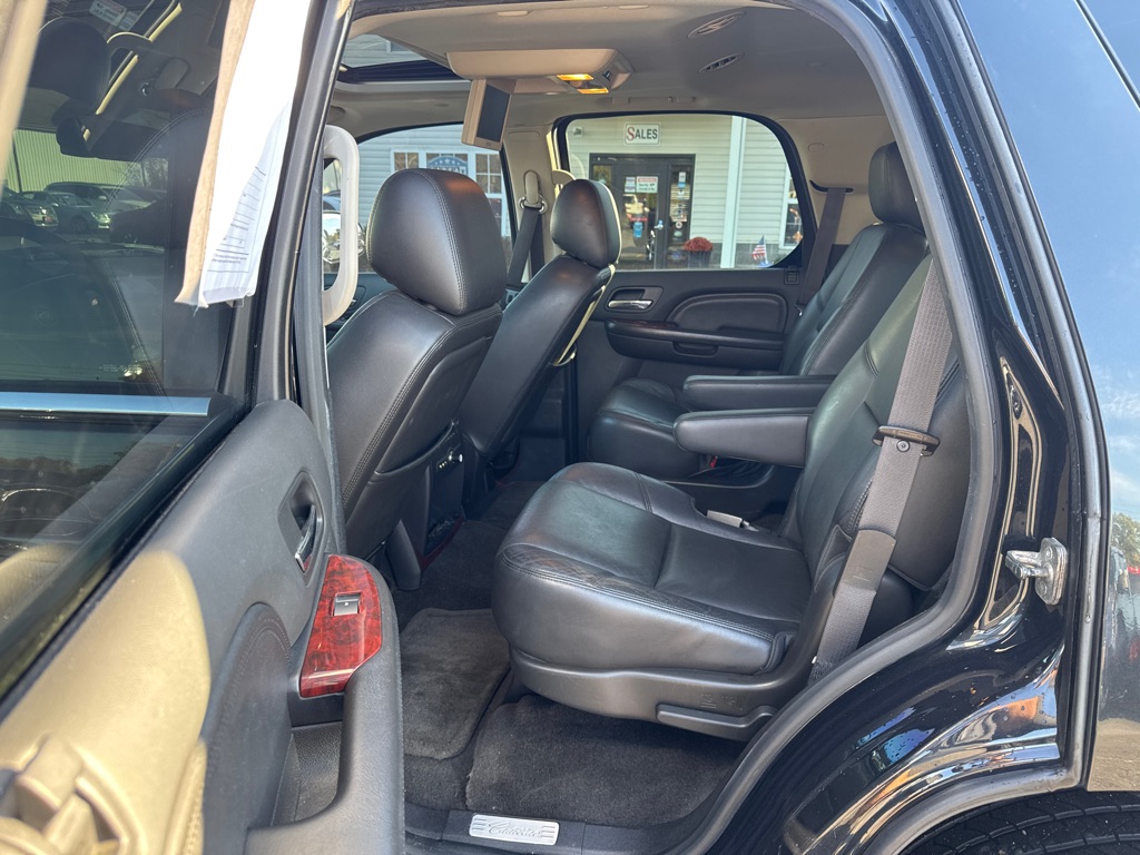 Photo 11 of this CADILLAC ESCALADE